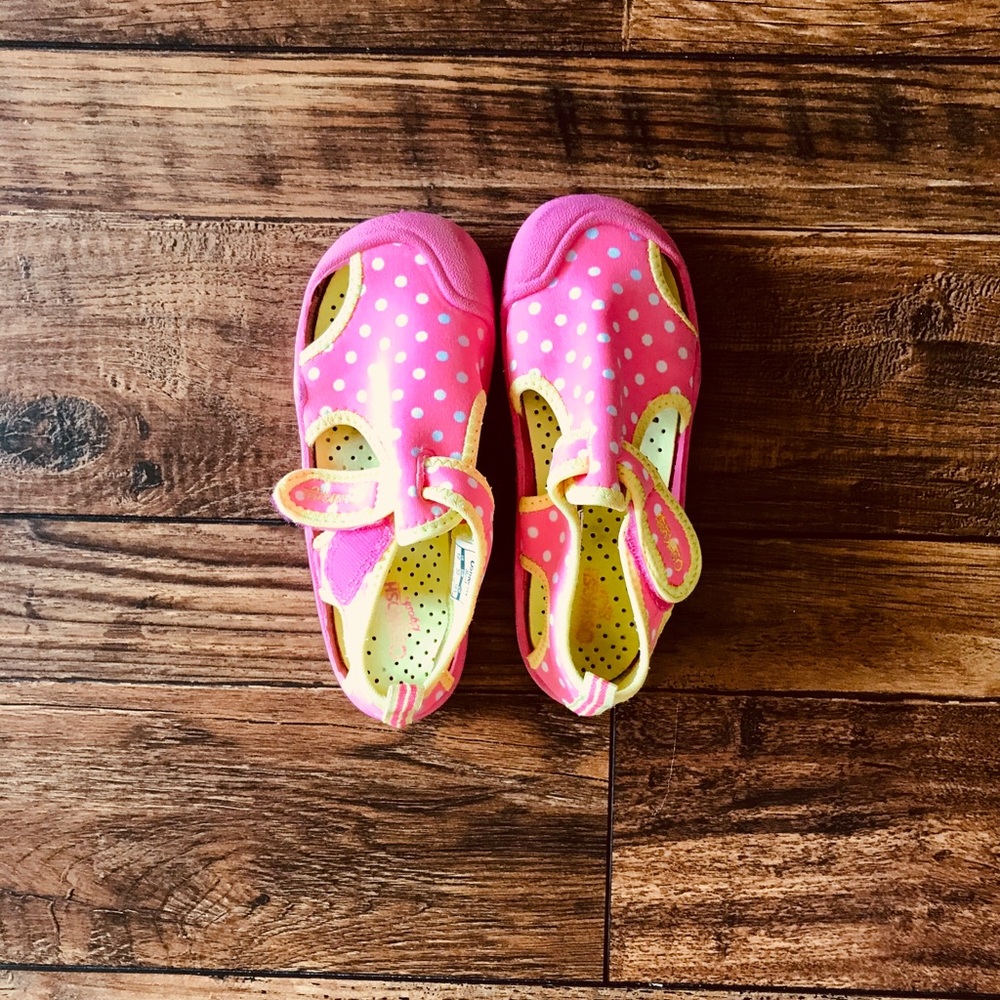 OshKosh swim shoes.